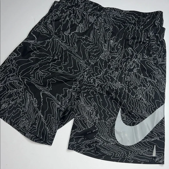 Nike Men's Drifit Black Patterned Athletic Shorts - Picture 1 of 11
